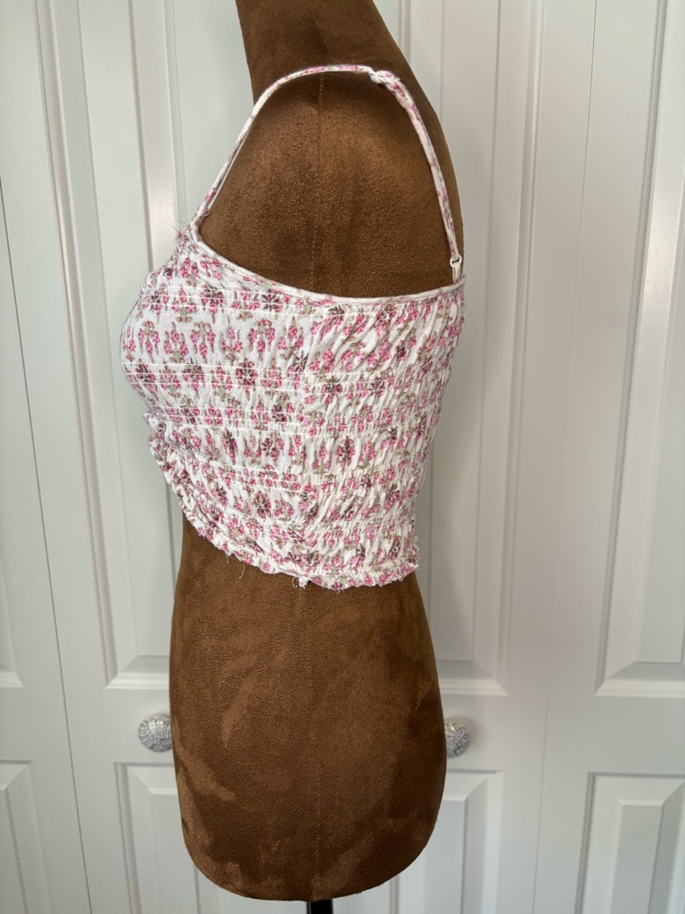 Urban Outfitters Floral Pink Smocked Crop Cami Top, size XS - Picture 3 of 10